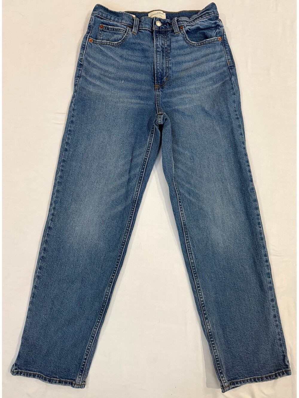 Universal Thread Highest-Rise Vintage Straight Jeans 8R Medium Wash